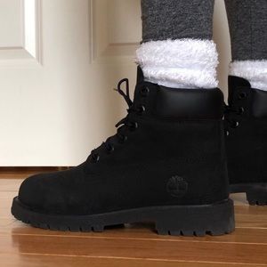 Black Timberland 6” Black boots SZ W6